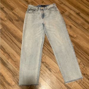 Light Wash Distressed Boyfriend Jeans Raw Hem Sincerely Jules Size 3/26